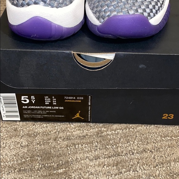 Air Jordan Low Futures - Picture 2 of 3
